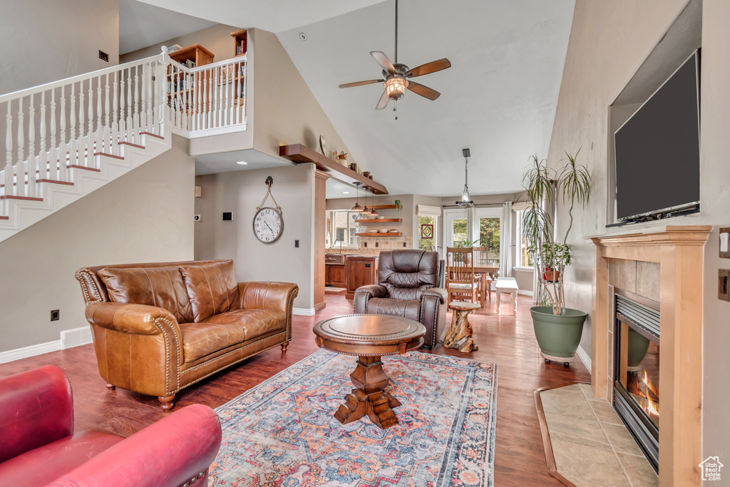 Photo 11 for MLS #2106798 at 317 W Farmside Dr