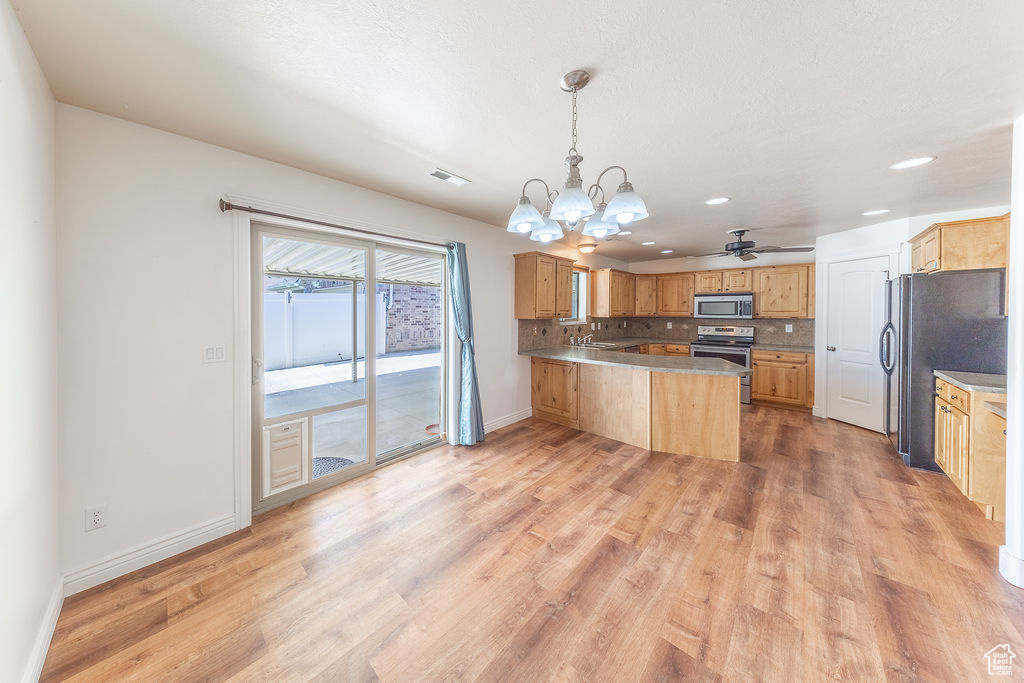 Photo 8 for MLS #2106799 at 869 W 1025 South