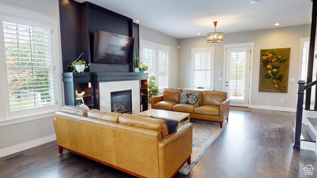 Photo 5 for MLS #2106810 at 4821 W Dock St
