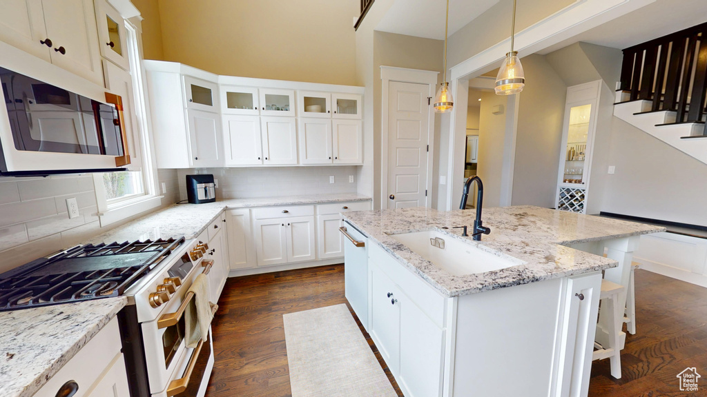 Photo 11 for MLS #2106810 at 4821 W Dock St
