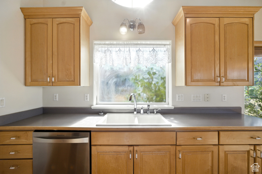 Photo 7 for MLS #2106849 at 1990 E Canyon Ridge Dr