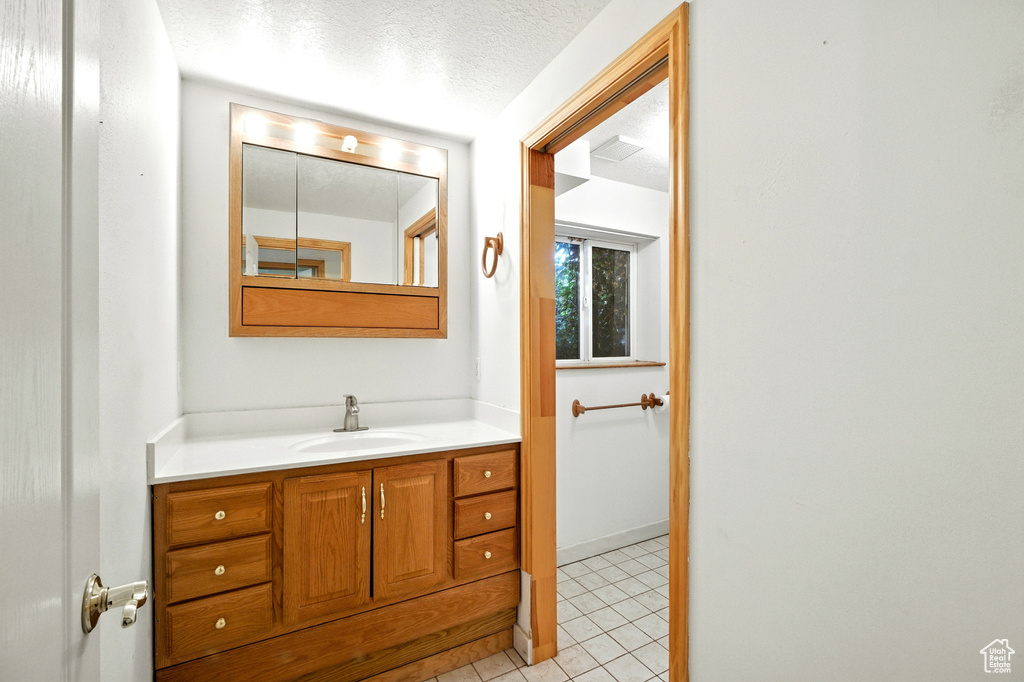 Photo 33 for MLS #2106849 at 1990 E Canyon Ridge Dr
