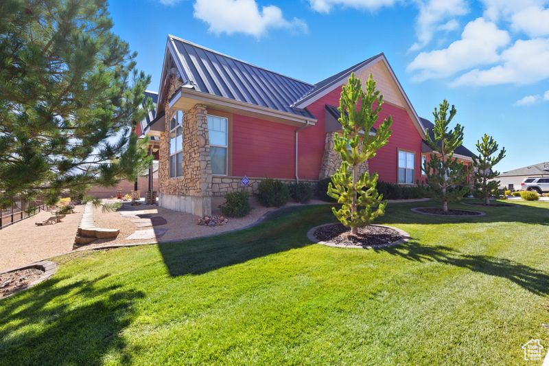 Photo 29 for MLS #2106851 at 865 S Cliffs Dr