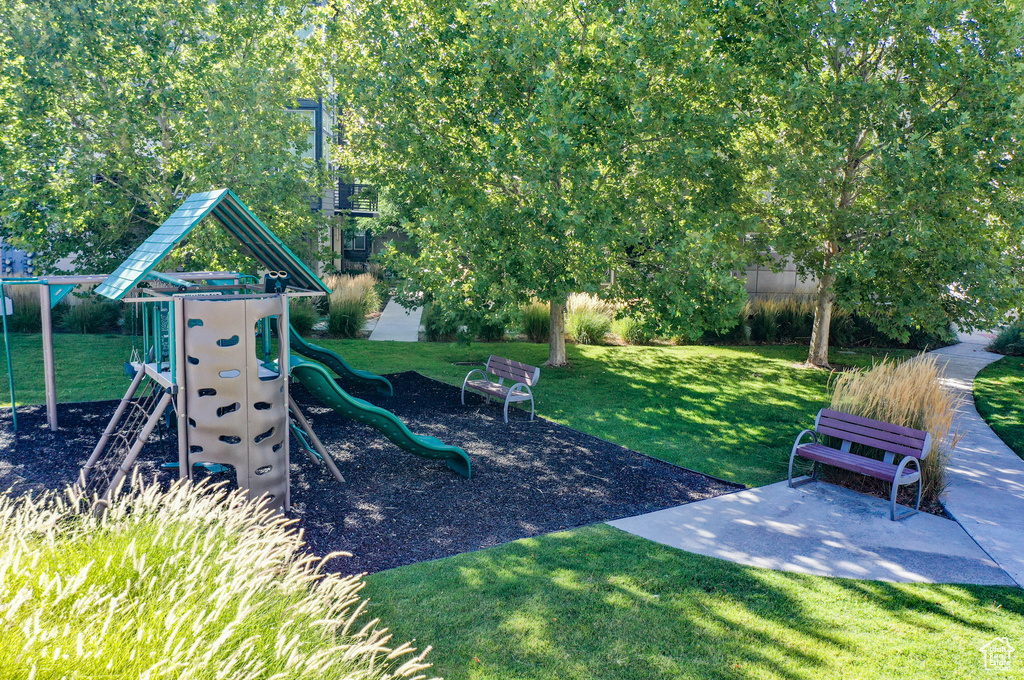 1039 W ROOFTOP DR Midvale, UT 84047