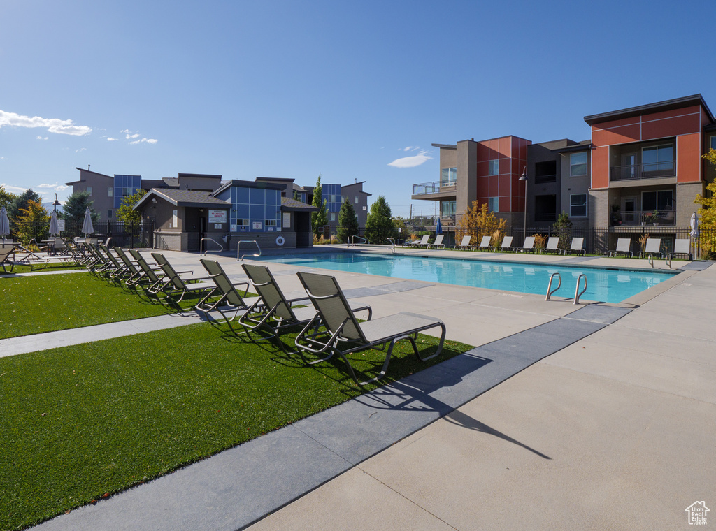 1039 W ROOFTOP DR Midvale, UT 84047
