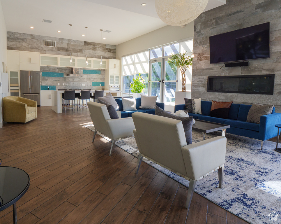 1039 W ROOFTOP DR Midvale, UT 84047