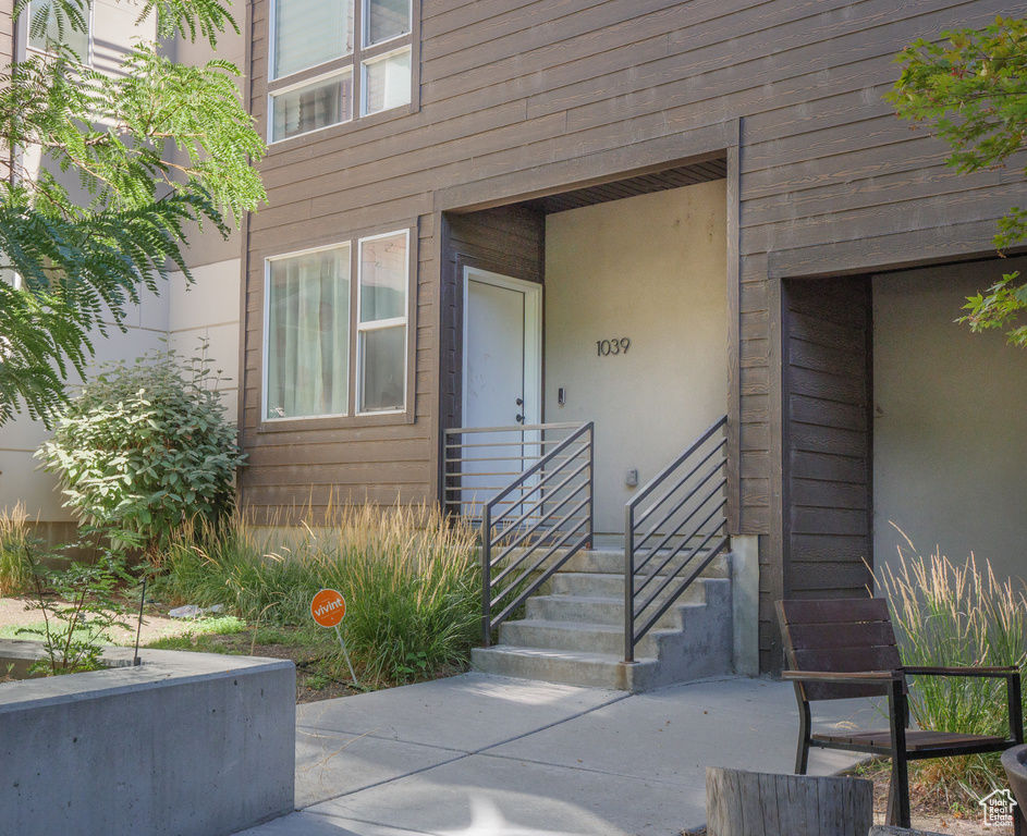 1039 W ROOFTOP DR Midvale, UT 84047