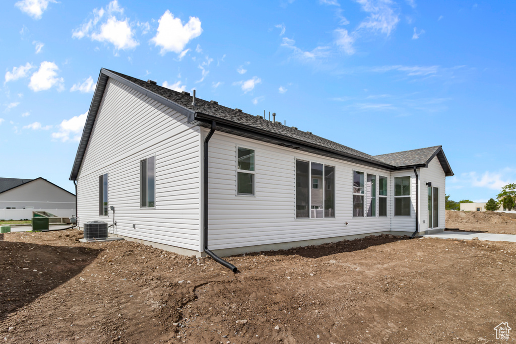 Photo 3 for MLS #2106886 at 968 W 880 North #59
