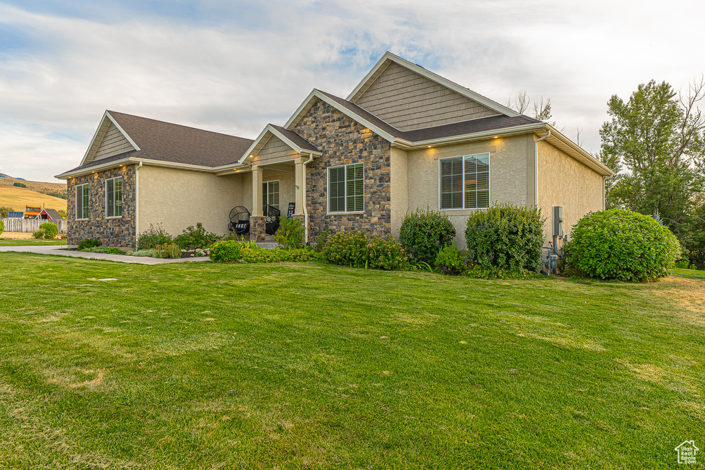 Photo 5 for MLS #2106888 at 1241 E 9300 North
