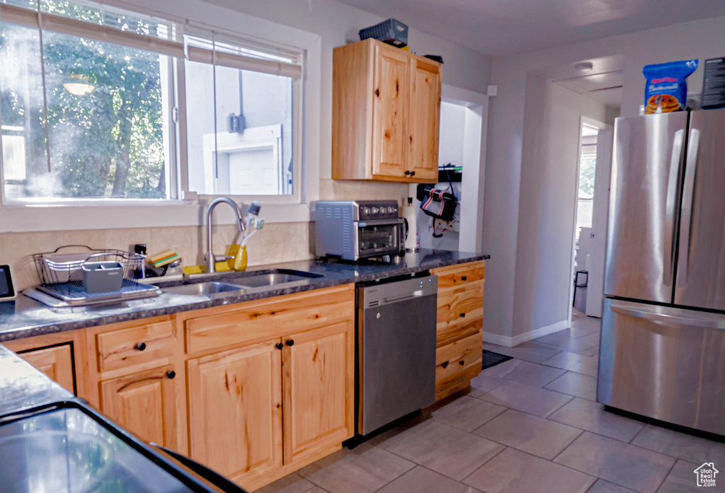 Photo 11 for MLS #2106893 at 537 Cook St
