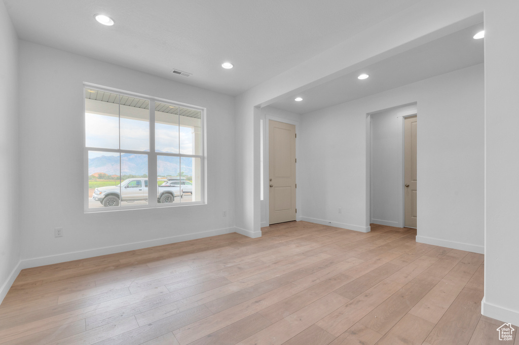 Photo 7 for MLS #2106897 at 1903 S 2425 West