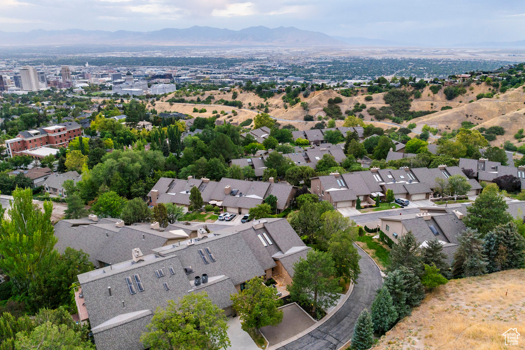825 N JUNIPERPOINT CT Salt Lake City, UT 84103