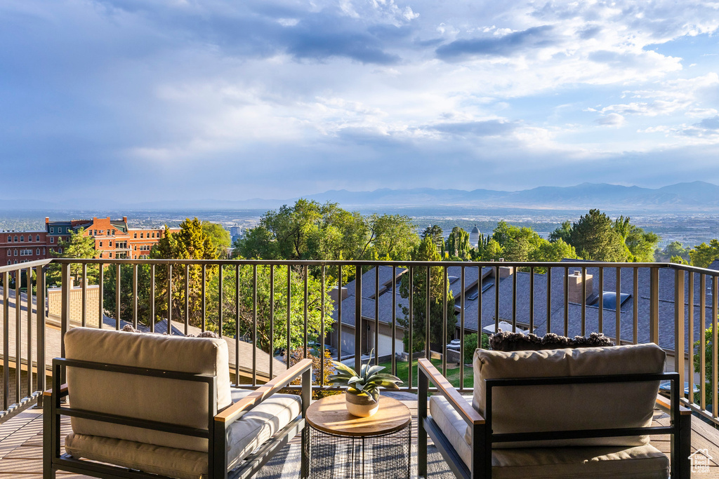 825 N JUNIPERPOINT CT Salt Lake City, UT 84103