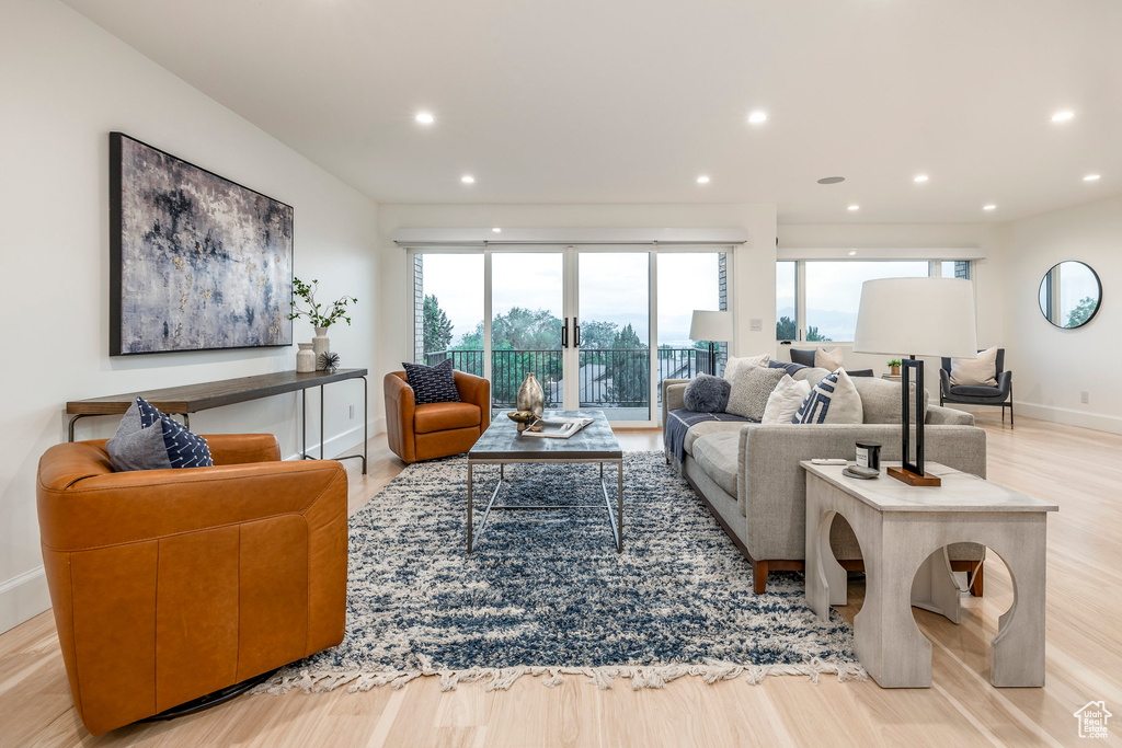 825 N JUNIPERPOINT CT Salt Lake City, UT 84103