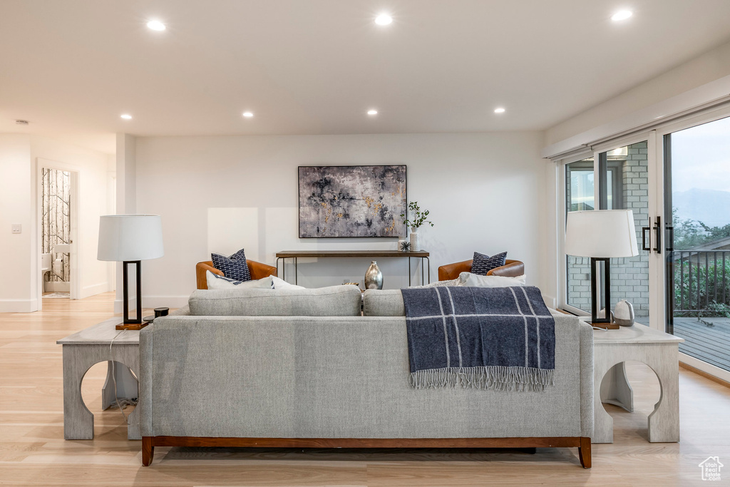 825 N JUNIPERPOINT CT Salt Lake City, UT 84103