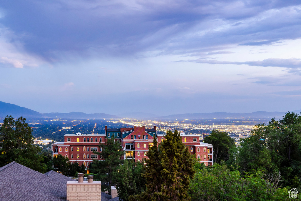 825 N JUNIPERPOINT CT Salt Lake City, UT 84103