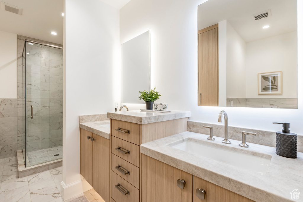 825 N JUNIPERPOINT CT Salt Lake City, UT 84103