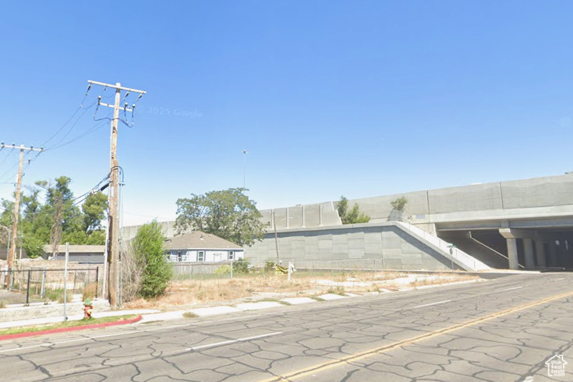 2450 S MAIN ST South Salt Lake, UT 84115