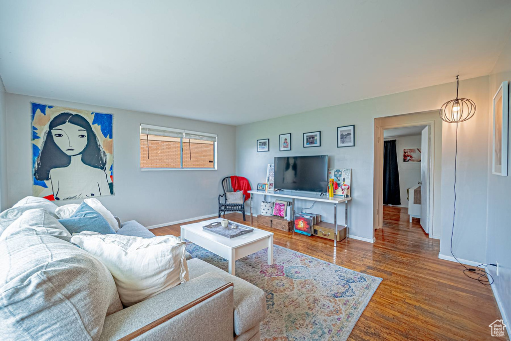 Photo 2 for MLS #2106957 at 932 E Tritoma Ave