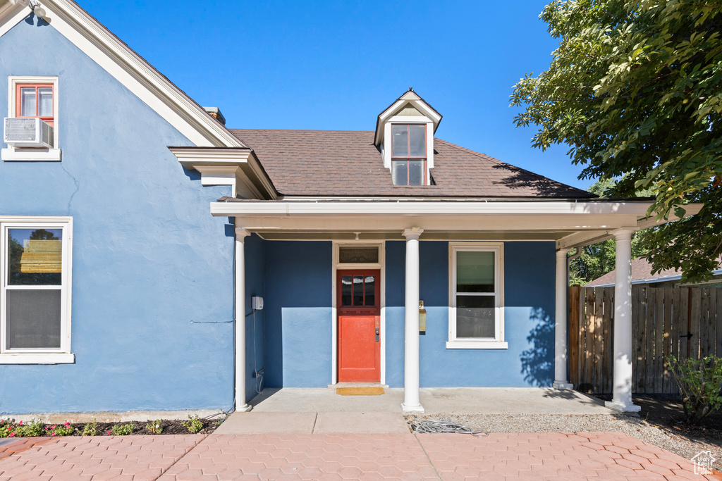 Photo 2 for MLS #2106980 at 105 N 300 West