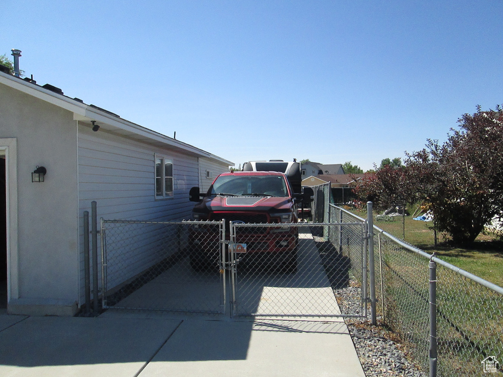 Photo 4 for MLS #2107008 at 853 E 725 North