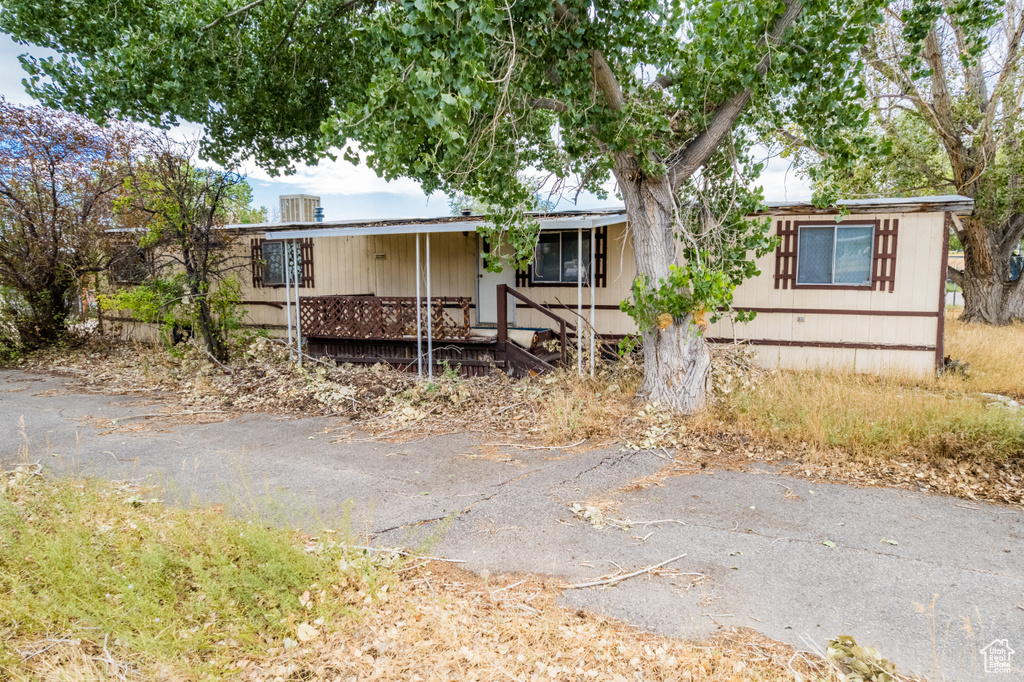 Photo 8 for MLS #2107018 at 2245 S Vernal Ave