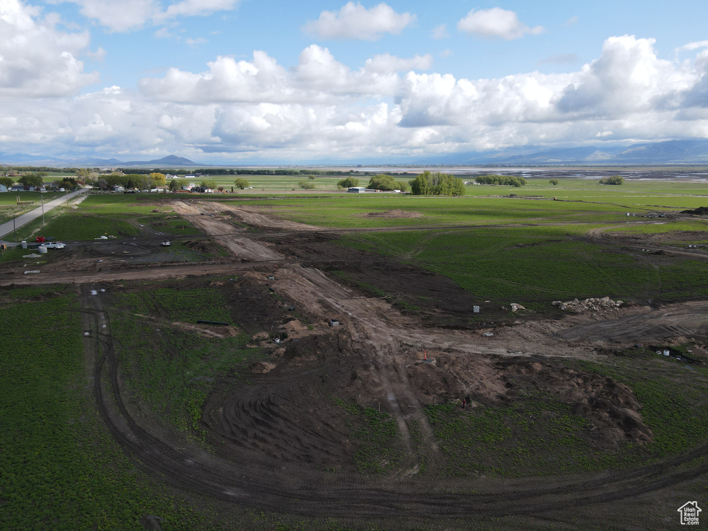 Aerial view of sparsely populated area with mountains