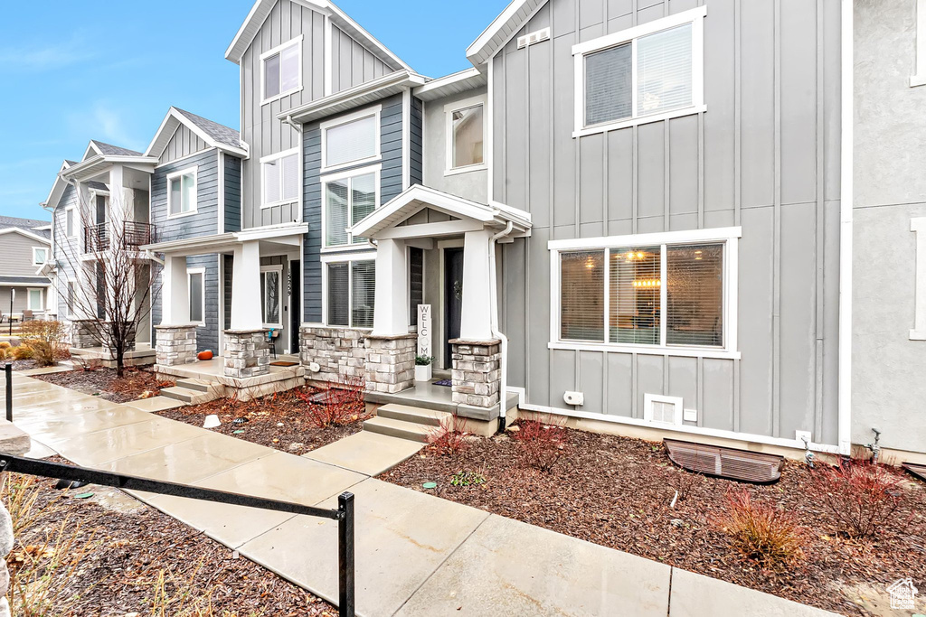 15261 S REINS WAY Bluffdale, UT 84065