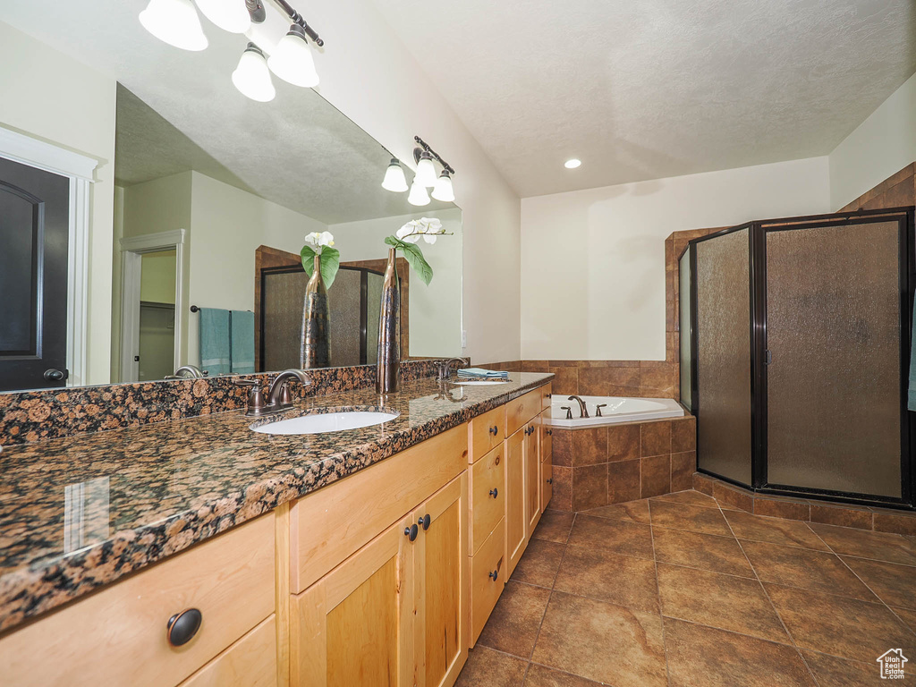 Photo 21 for MLS #2107060 at 851 E Oak Ct #28