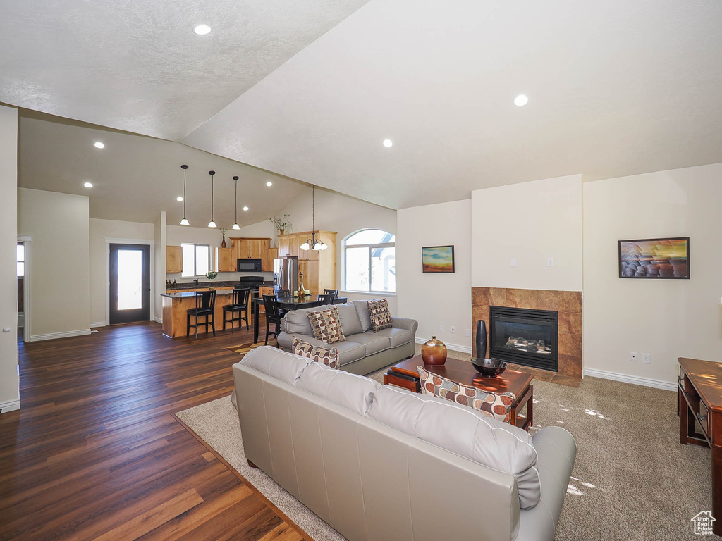 Photo 7 for MLS #2107060 at 851 E Oak Ct #28