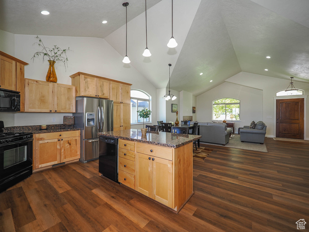 Photo 15 for MLS #2107060 at 851 E Oak Ct #28