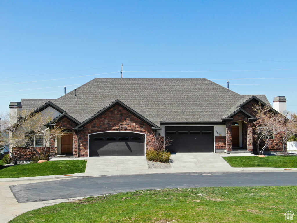 Photo 2 for MLS #2107060 at 851 E Oak Ct #28