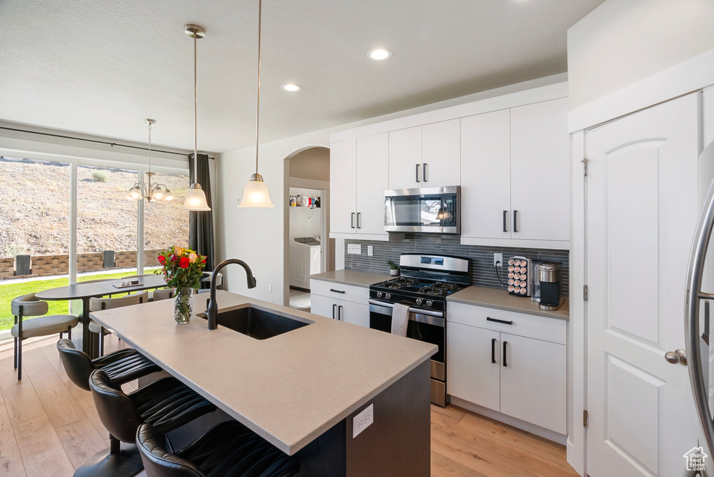 1904 W WOODLAND RD Saratoga Springs, UT 84045