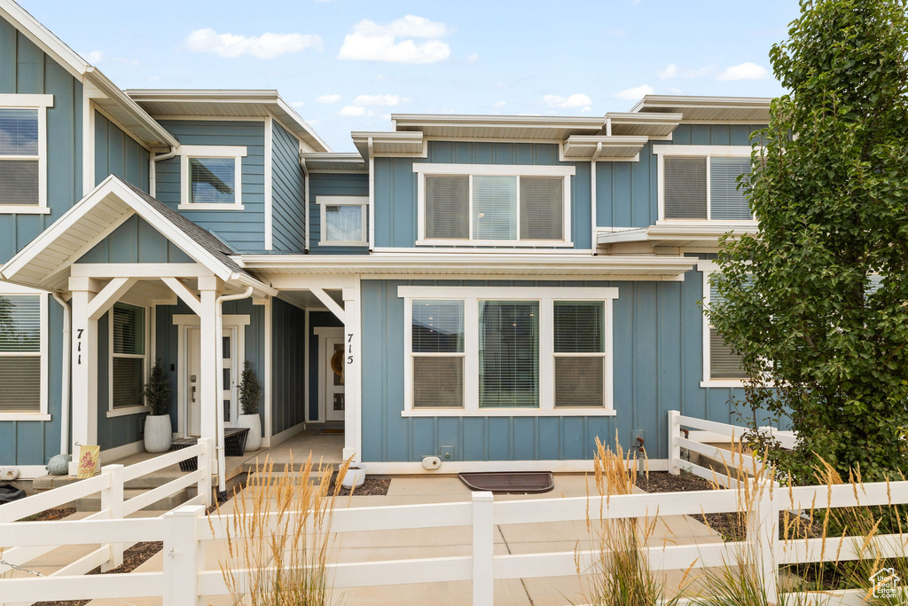 Photo 2 for MLS #2107116 at 715 S Miller Ave