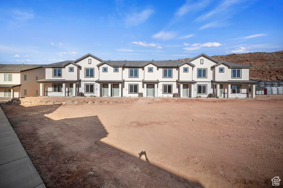 Photo 3 for MLS #2107127 at 3376 E Dance Hall Ln #2327