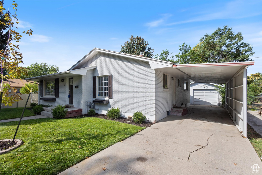 Photo 3 for MLS #2107147 at 678 S 300 East