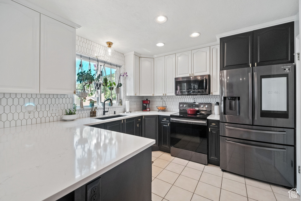 9092 S ENCHANTED OAK LN Sandy, UT 84094
