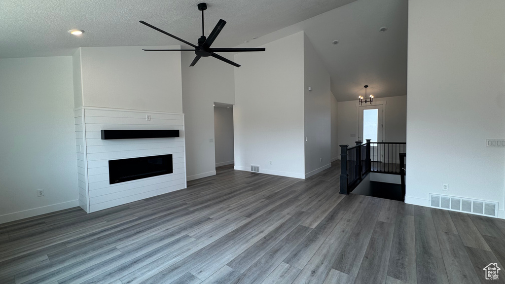 Photo 7 for MLS #2107156 at 426 E Redwood Ln #119