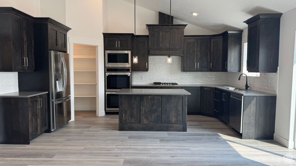 Photo 3 for MLS #2107156 at 426 E Redwood Ln #119