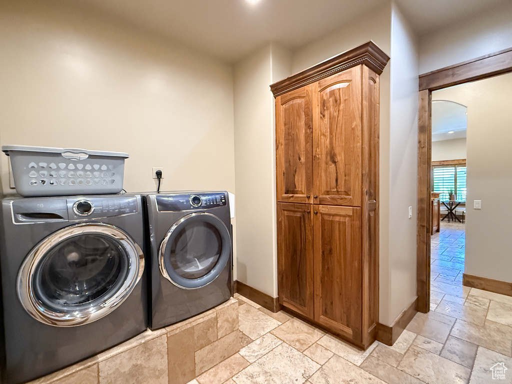 2331 N 2575 W Farr West, UT 84404