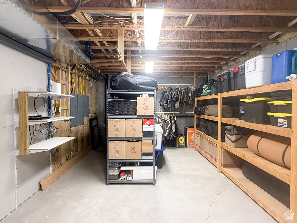 2331 N 2575 W Farr West, UT 84404