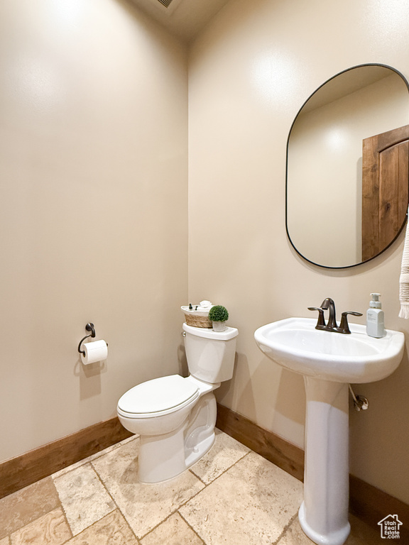 2331 N 2575 W Farr West, UT 84404
