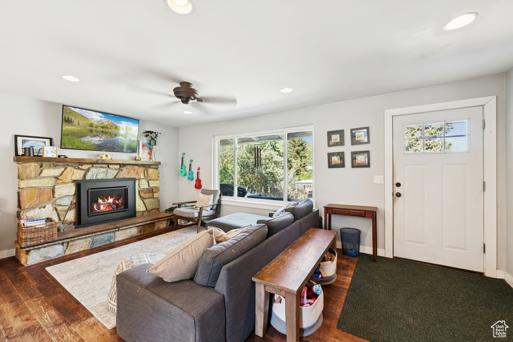 Photo 2 for MLS #2107159 at 130 Parkview Dr