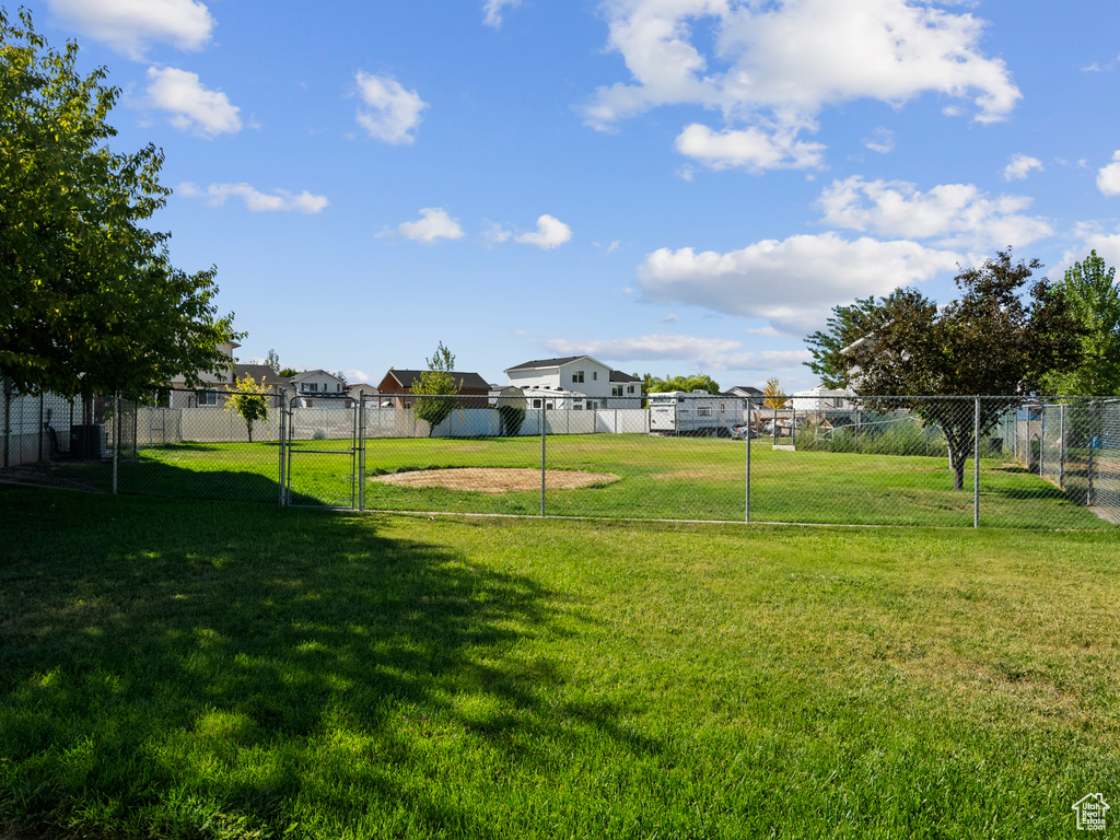 2372 S 2830 W Syracuse, UT 84075