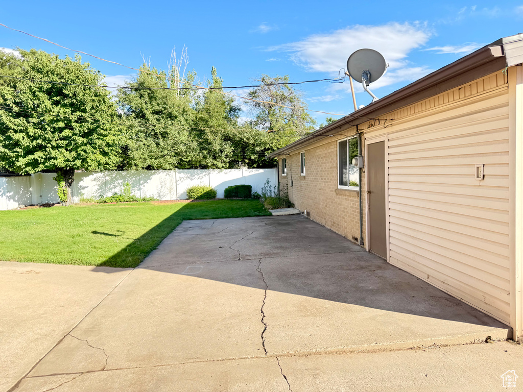 Photo 7 for MLS #2107184 at 1676 W Forbes Ave