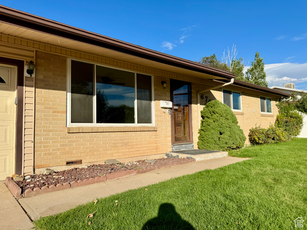 Photo 9 for MLS #2107184 at 1676 W Forbes Ave
