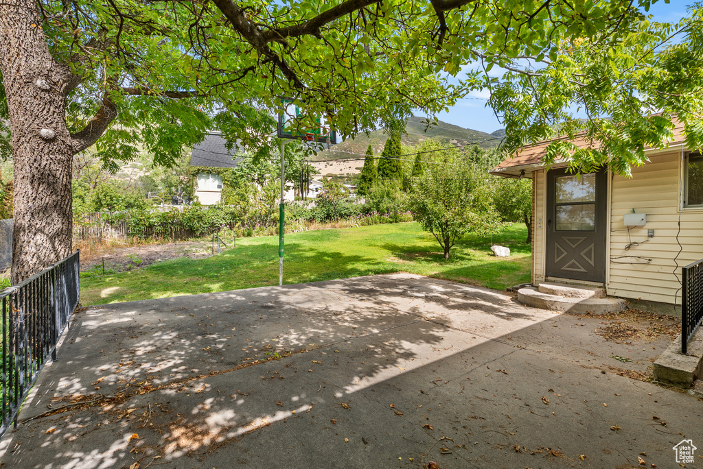 Photo 6 for MLS #2107196 at 247 Paulette Way