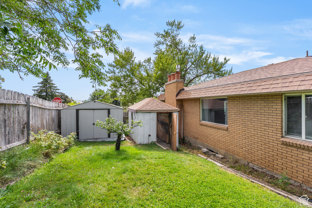 Photo 9 for MLS #2107196 at 247 Paulette Way