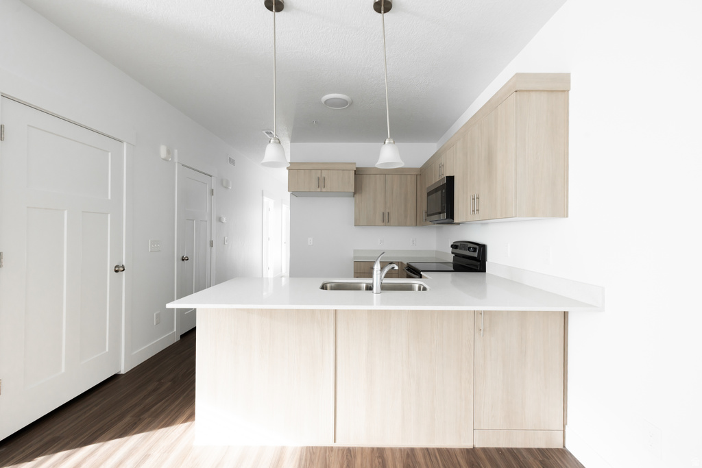 12778 S PINNACLE PEAK LN #F204 Herriman, UT 84096