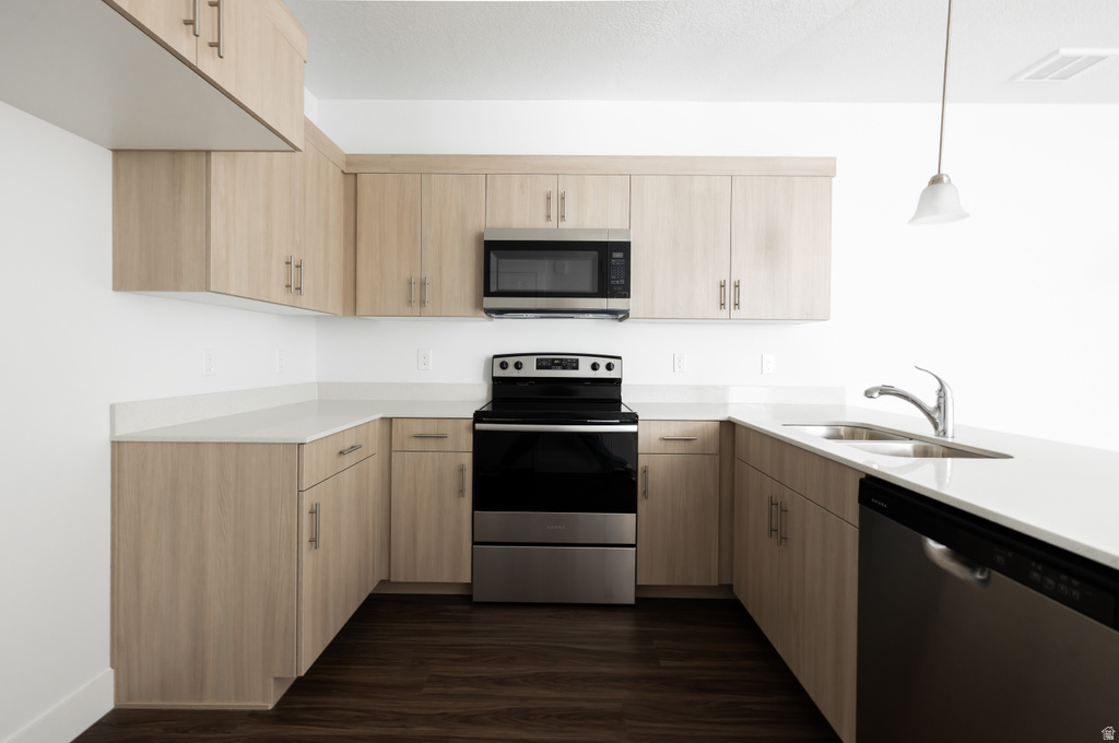 12778 S PINNACLE PEAK LN #F204 Herriman, UT 84096